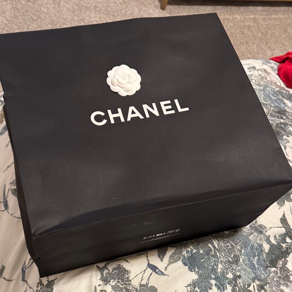 Chanel shopping bag